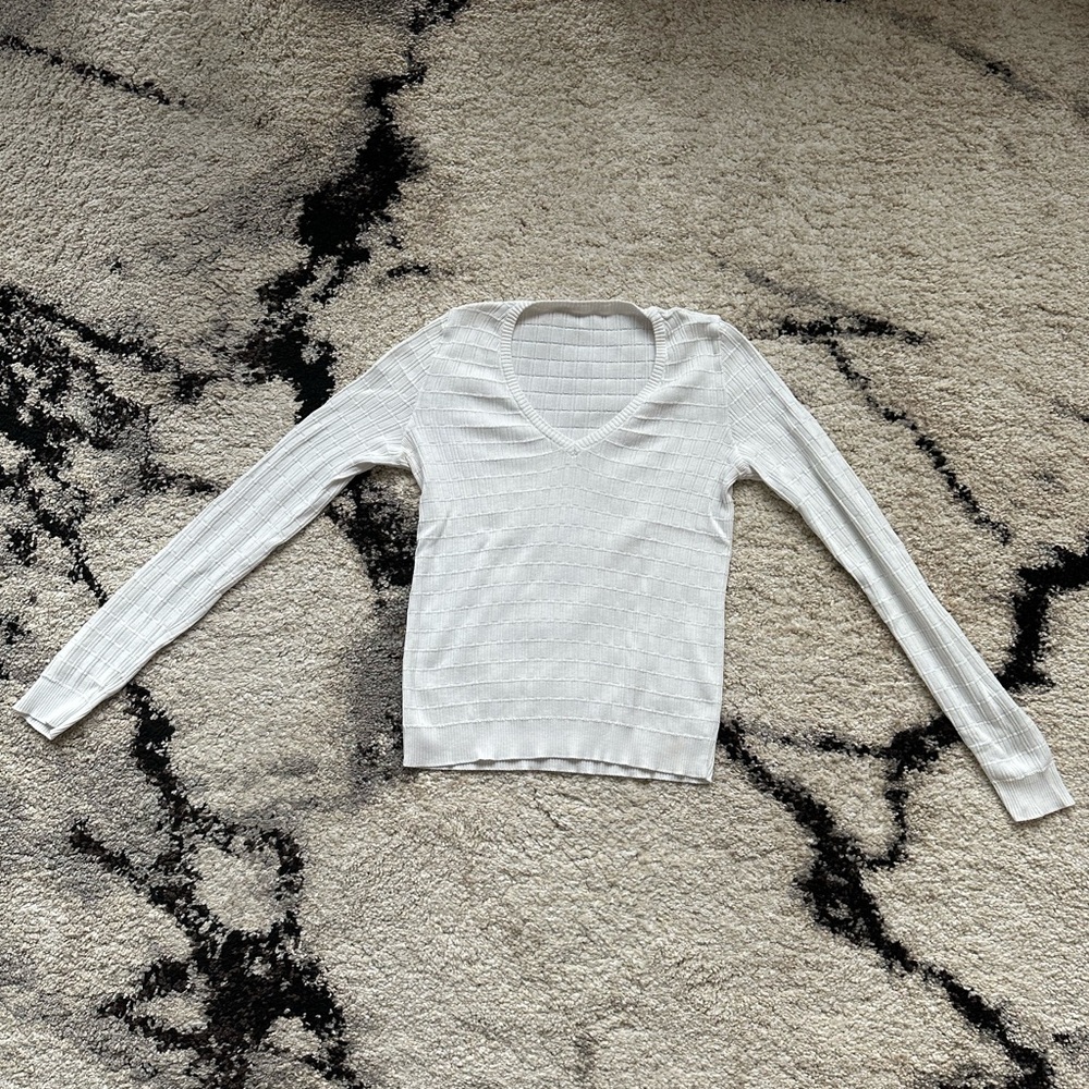 Brandy Melville Vintage cotton v neck sweater long sleeve